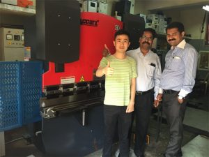 India ügyfelei meglátogatják a gyárakat és vásárolnak gépeket