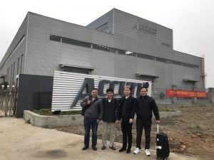 Oroszország ügyfelei meglátogatják a kettős kötéshajlító gépet gyárunkban
