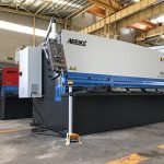 hidraulikus nyírógép 12mm acéllemez vágógép 2500mm