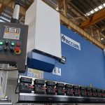 népszerű hidraulikus CNC présfék estun E210 vezérlőrendszerrel WC67Y-125Ton / 3200mm mérnöki szolgáltatással
