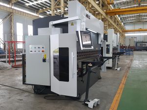 nagy teljesítményű hidraulikus szinkronizált présfék Robotnal